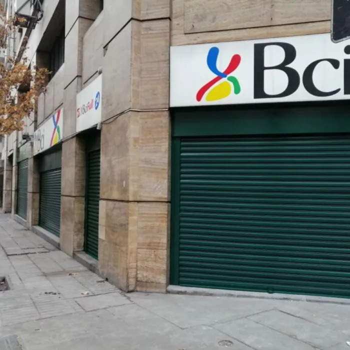 Compra de cortinas metálicas