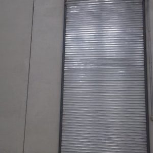 cortinas metalicas automatizadas con motor lateral
