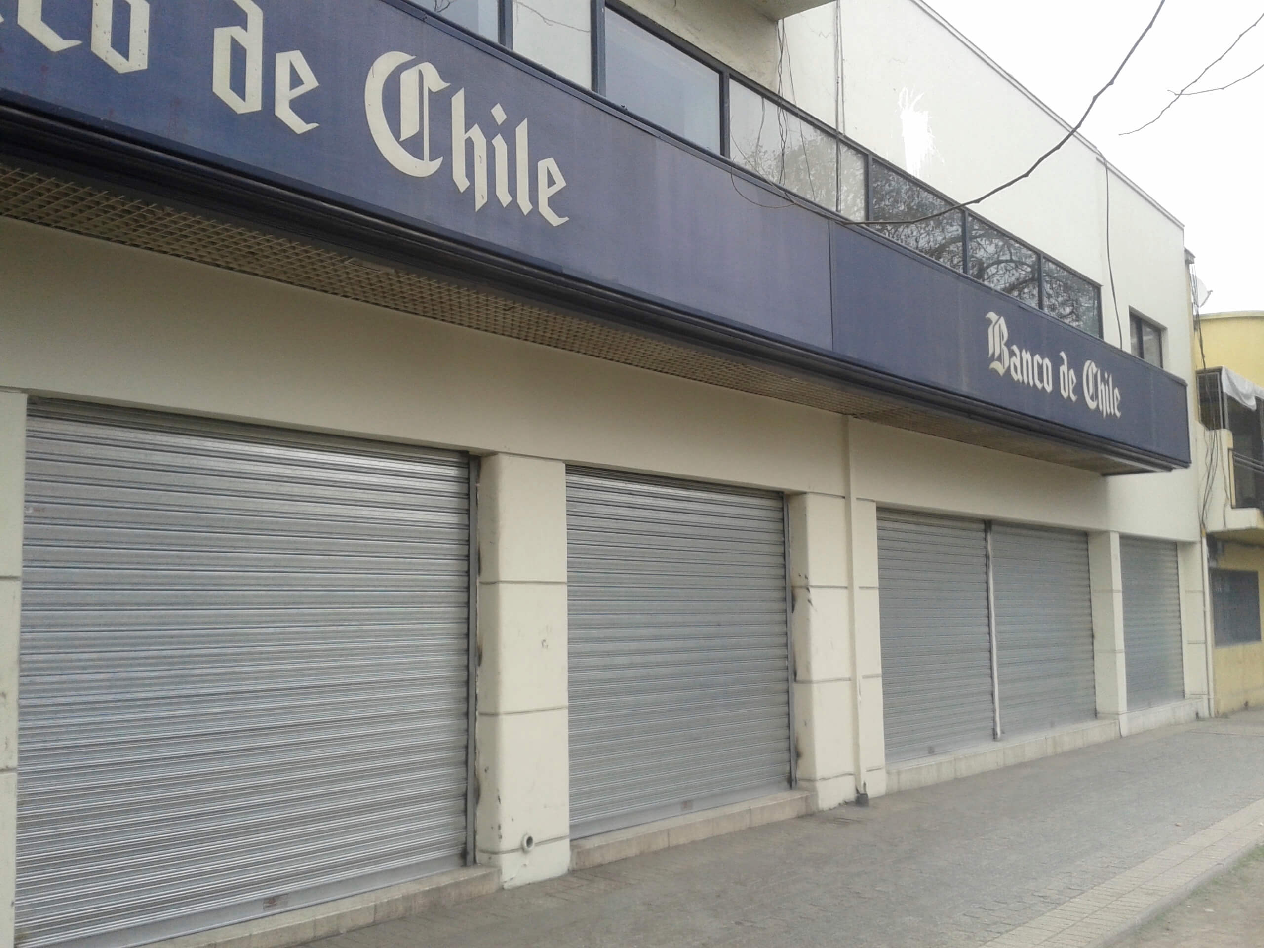 Obras - Cortinas metalicas Banco Chile 12